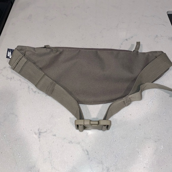 Nike 3L Heritage Fanny pack - Picture 3 of 4